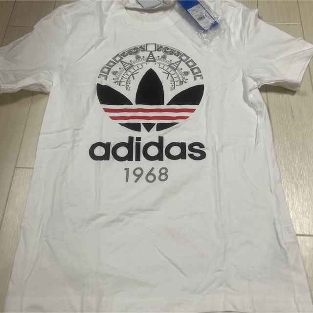 Originals（adidas）(オリジナルス)のメンズ　アディダス　オリジナルス　新品　Tシャツ　白　M メンズのトップス(Tシャツ/カットソー(半袖/袖なし))の商品写真