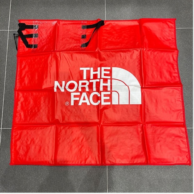 THE NORTH FACE(ザノースフェイス)のノースフェイス レジャーシート レッド ピクニックマット スポーツ/アウトドアのアウトドア(その他)の商品写真