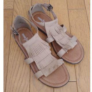 ミネトンカ(Minnetonka)の【値下げ】MINNETONKA サンダル ベージュ(サンダル)