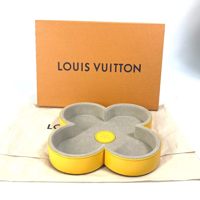 LOUIS VUITTON(ルイヴィトン)のルイヴィトン LOUIS VUITTON ヴィード ポッシュ・フラワー GI0837 モノグラム 花 トレイ トレー プレート インテリア 小物入れ レザー ジョーヌ イエロー 未使用 インテリア/住まい/日用品のインテリア小物(小物入れ)の商品写真