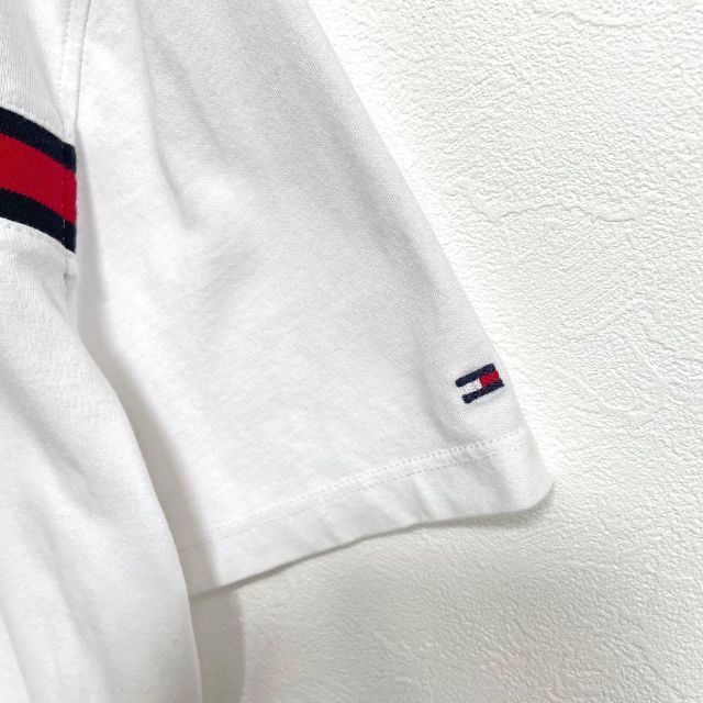 TOMMY HILFIGER(トミーヒルフィガー)の大人気　トミーヒルフィガー　ビッグロゴ　フロントロゴ　半袖Tシャツ　ホワイト レディースのトップス(Tシャツ(半袖/袖なし))の商品写真