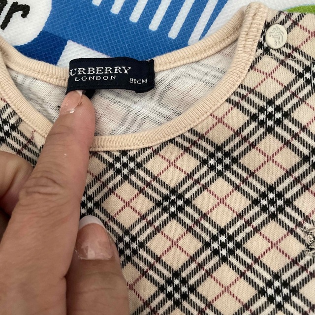 Burberry バーバリーキッズ　胸ロゴ　定番チェックサイズ90 Tシャツ