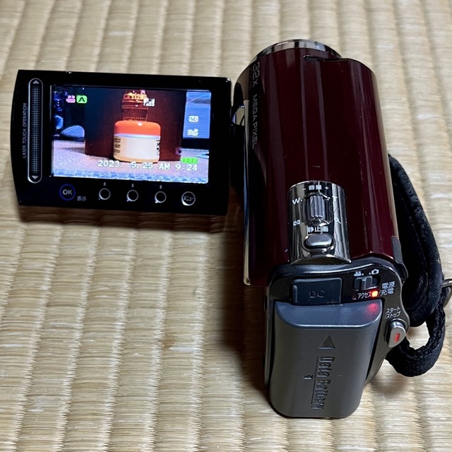 Victor(ビクター)のJVC エブリオ　GZ-M330R ユーズド スマホ/家電/カメラのカメラ(ビデオカメラ)の商品写真