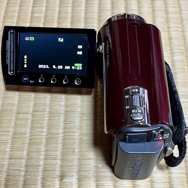 Victor(ビクター)のJVC エブリオ　GZ-M330R ユーズド スマホ/家電/カメラのカメラ(ビデオカメラ)の商品写真