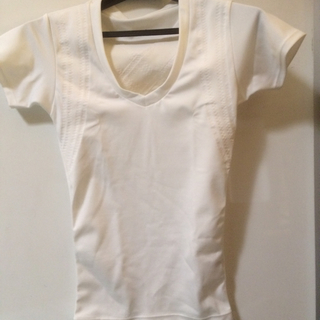 グラントイーワンズ美品レディースパンプ半袖ホワイトSサイズ(アンダーシャツ/防寒インナー)