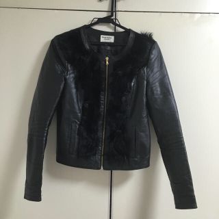 ベルシュカ(Bershka)のbershka ベルシュカ ライダース 羊革 ファー ノーカラー(ライダースジャケット)