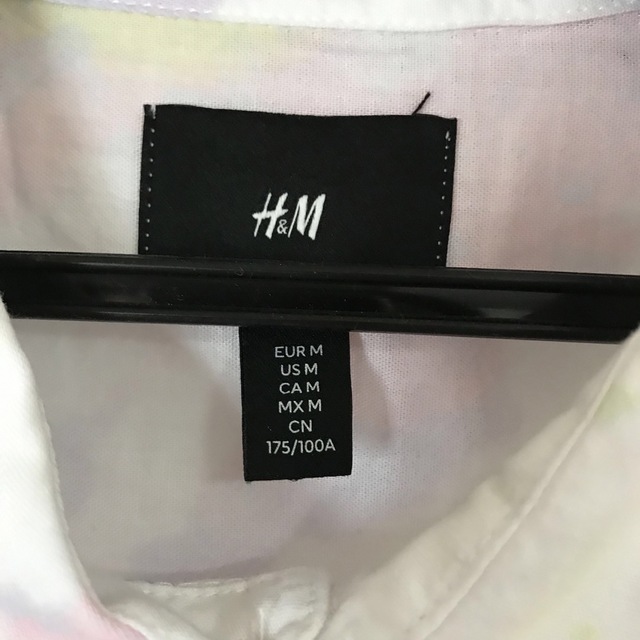 H&M(エイチアンドエム)のH&M 半袖開襟シャツ Mサイズ ペイント メンズのトップス(シャツ)の商品写真