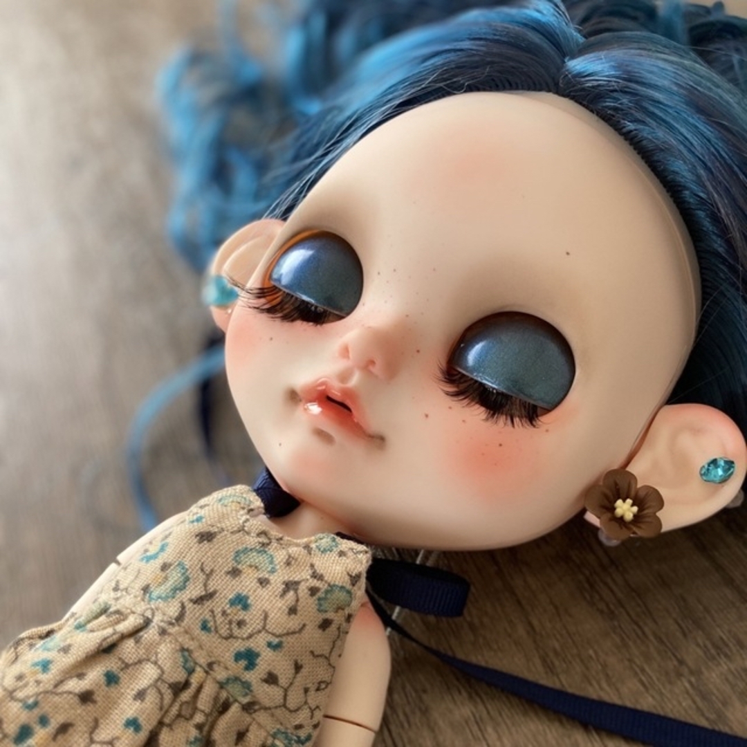 超人気高品質 【necoma doll】マリンブルーヘアの白肌ちゃん◇アウト