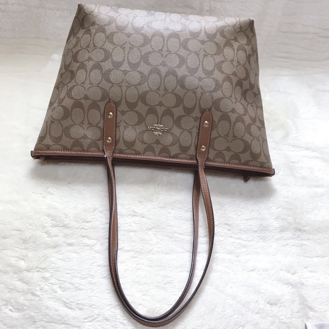 COACH シグネチャー 大容量 シティー ジップトップ トートバッグ 総柄