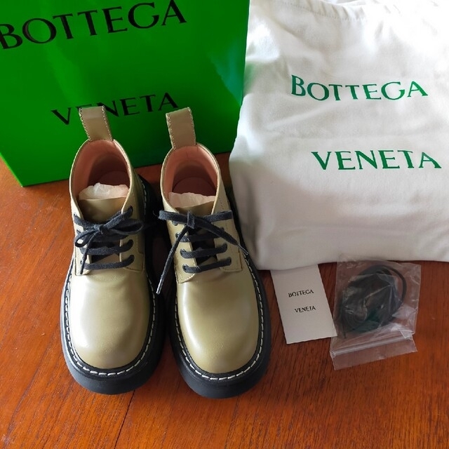 Bottega Veneta(ボッテガヴェネタ)の人気BOTTEGA VENETA　バウンスレースアップブーツ　ボッテガヴェネタ レディースの靴/シューズ(ブーツ)の商品写真