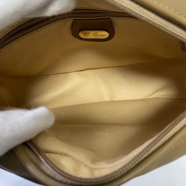 GUCCI グッチ ハンドバッグベージュ レザー ロゴ-