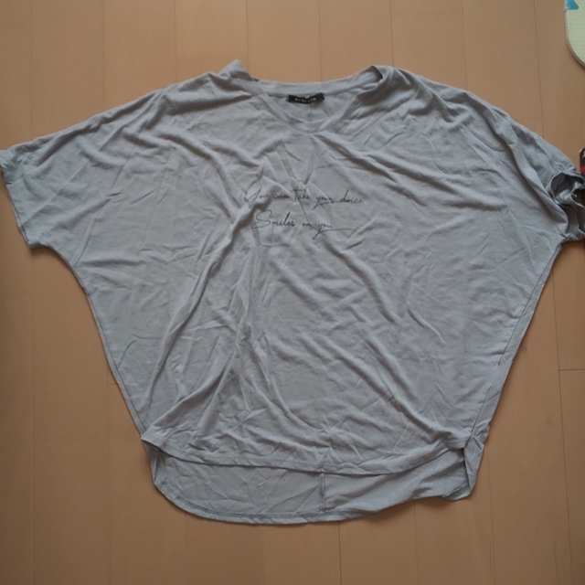 しまむら(シマムラ)のmumu しまむら Tシャツ レディースのトップス(Tシャツ(半袖/袖なし))の商品写真