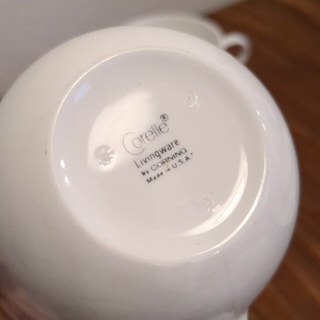 CORELLE(コレール)の［ビンテージ］Corelle カップ2点　クレイジーデイジー&スノーフレーク インテリア/住まい/日用品のキッチン/食器(グラス/カップ)の商品写真