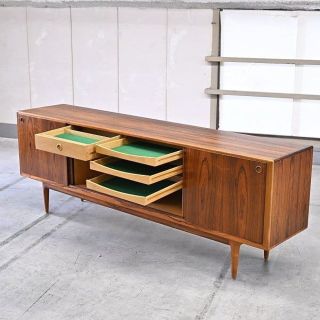 北欧ビンテージ H.C.MOBLER ローズウッド材 サイドボード キャビネット