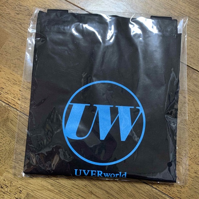 UVERworld グッズ　おまけ付き　エコバッグ エンタメ/ホビーのタレントグッズ(ミュージシャン)の商品写真