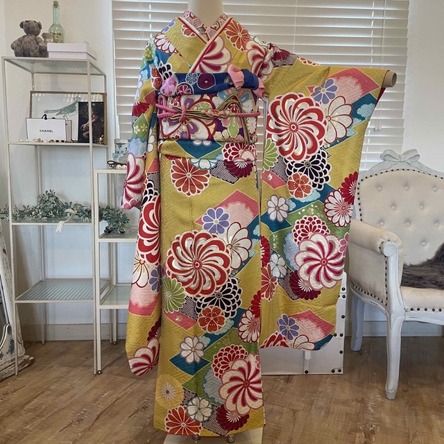 レトロ古典 ☆美品 正絹 振袖 6点セット used 辛子色 古典柄 ガード レトロ古典 ☆美品 正絹 振袖 6点セット used 辛子色 古典柄 ガード