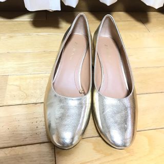 ザラ(ZARA)のＺＡＲＡ ゴールドパンプス(ハイヒール/パンプス)