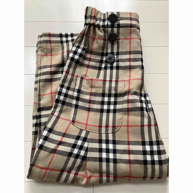 BURBERRY(バーバリー)のバーバリーチルドレン　女の子ノバチェックパンツ　128cm 8y キッズ/ベビー/マタニティのキッズ服女の子用(90cm~)(パンツ/スパッツ)の商品写真