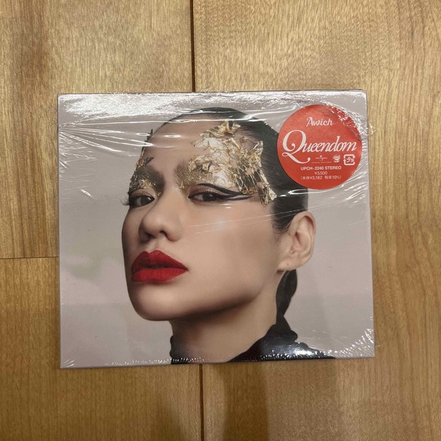 Awich Queendom CD + DVD エンタメ/ホビーのCD(ヒップホップ/ラップ)の商品写真