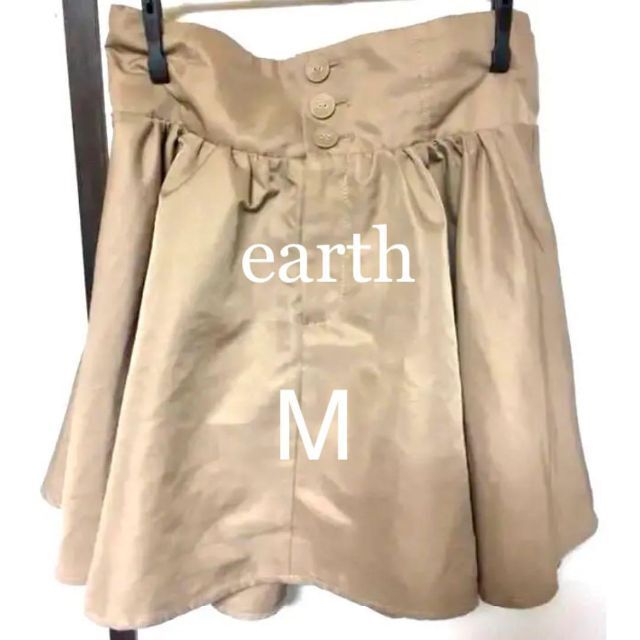 earth music & ecology(アースミュージックアンドエコロジー)の値下げ earth M ミニスカート フレアスカート ベージュ アース レディースのスカート(ひざ丈スカート)の商品写真