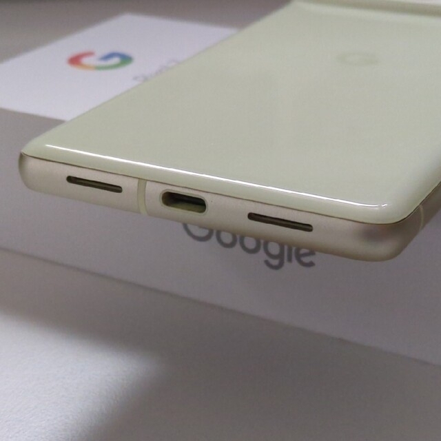 Google(グーグル)のGoogle Pixel 7 128GB ストア版SIMフリー lemon スマホ/家電/カメラのスマートフォン/携帯電話(スマートフォン本体)の商品写真