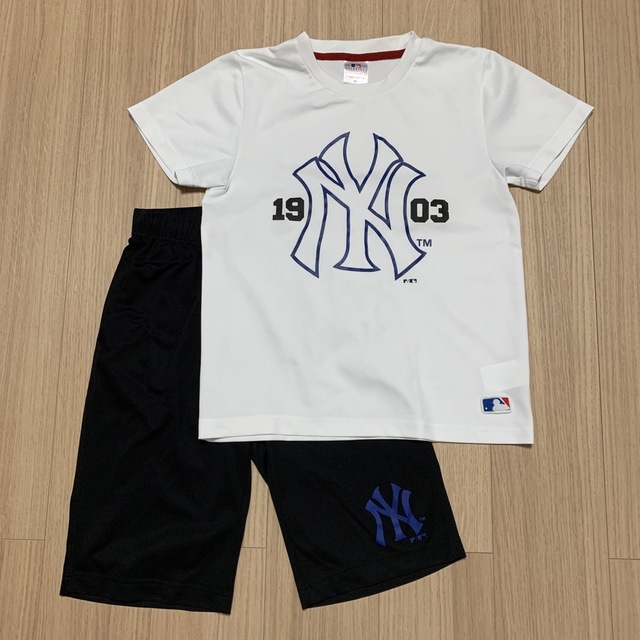 ニューヨークヤンキース セットアップ!の通販 by yos|ラクマ ニューヨークヤンキース セットアップ!の通販 by yos|ラクマ