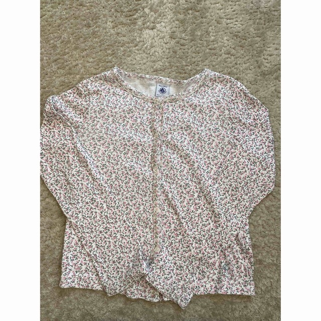 PETIT BATEAU(プチバトー)のプチバトー　小花柄カーディガン　8a（6a） キッズ/ベビー/マタニティのキッズ服女の子用(90cm~)(カーディガン)の商品写真