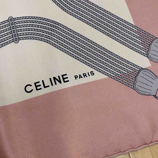 celine(セリーヌ)のCELINE セリーヌ スカーフ　馬具　ピンク　ホワイト　no.2 レディースのファッション小物(バンダナ/スカーフ)の商品写真