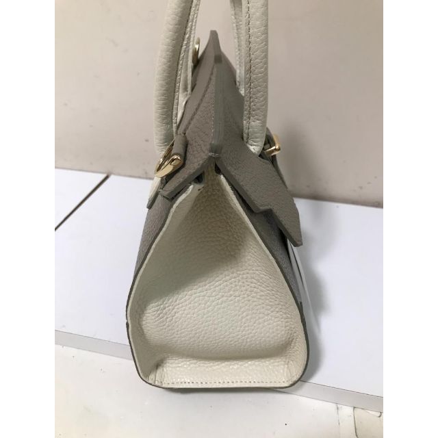 30150タ　ペッレ モルビダ　ハンドバッグ　 PALE KHAKI×IVORY