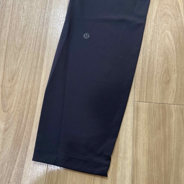 lululemon(ルルレモン)のlululemon クロップドパンツ レディースのパンツ(クロップドパンツ)の商品写真