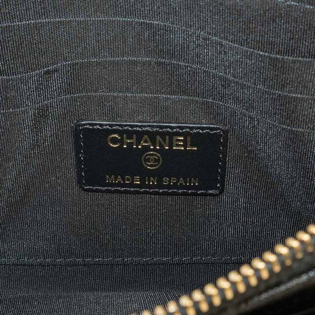 CHANEL(シャネル)のシャネル ボーイシャネル ポーチ マルチケース 財布 キャビアスキン レザー ブラック 黒 A81254 箱付 CHANEL（新品・未使用品） レディースのファッション小物(ポーチ)の商品写真