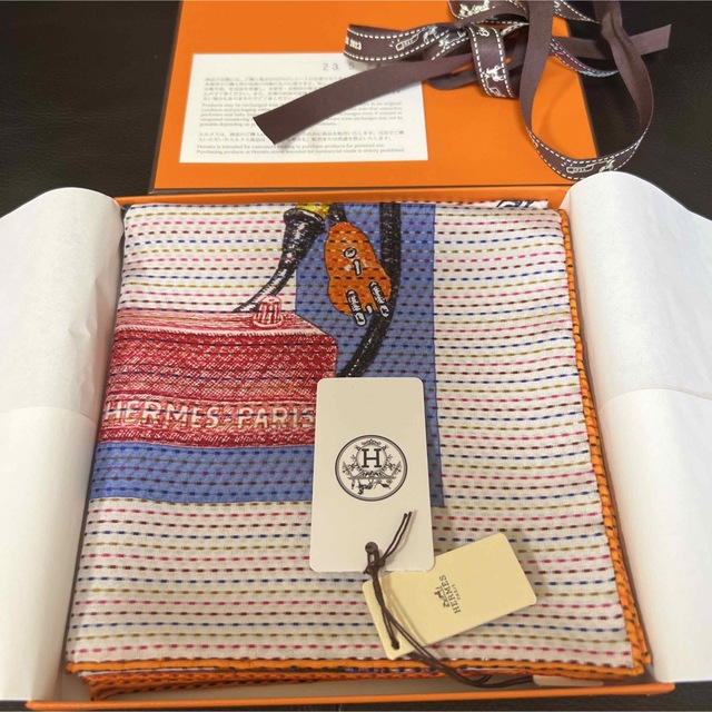 Hermes(エルメス)の新品未使用 エルメス カレ 70 《シュヴァロスコープ・ネオン・ポワンティエ》 レディースのファッション小物(バンダナ/スカーフ)の商品写真