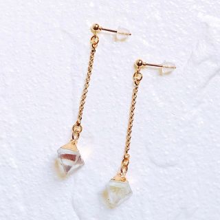 【クリスタル】ロング ピアス・イヤリング(ピアス)