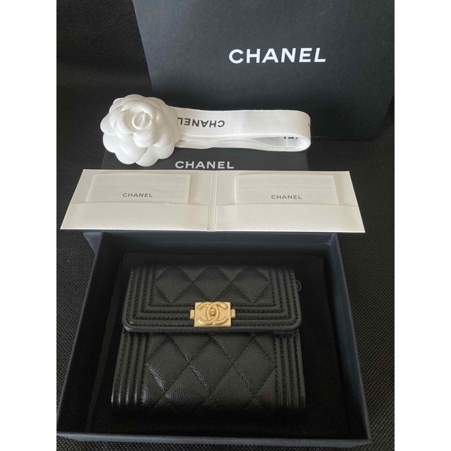 CHANEL 折りたたみ財布