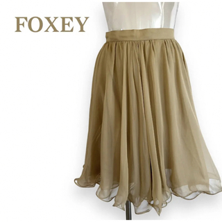 フォクシー(FOXEY)のフォクシー　シルクの上品なスカート　サイズ38・Ｓ　FOXEY(ひざ丈スカート)