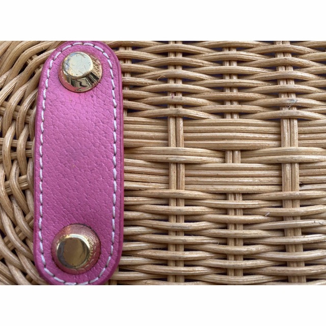Samantha Thavasa(サマンサタバサ)のサマンサタバサ カゴバッグ ピンク （難あり） レディースのバッグ(かごバッグ/ストローバッグ)の商品写真