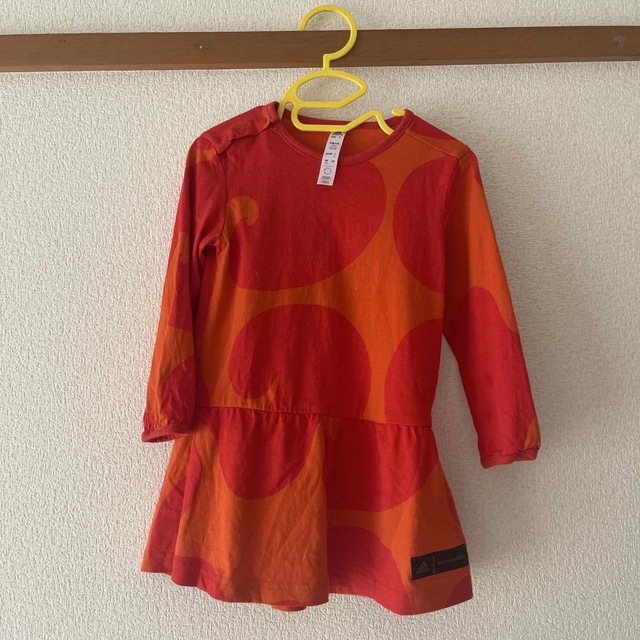 adidas(アディダス)のadidas✖️マリメッコ 90サイズ キッズ/ベビー/マタニティのキッズ服女の子用(90cm~)(ワンピース)の商品写真