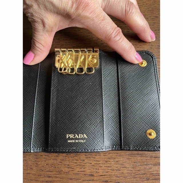 PRADA - Maaayu様専用 PRADAキーケースゴールド 美品の通販 by パオ ...