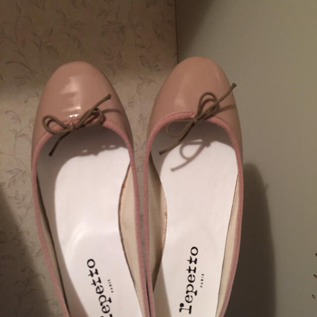 repetto(レペット)のrepetto bink beige 38. レディースの靴/シューズ(バレエシューズ)の商品写真