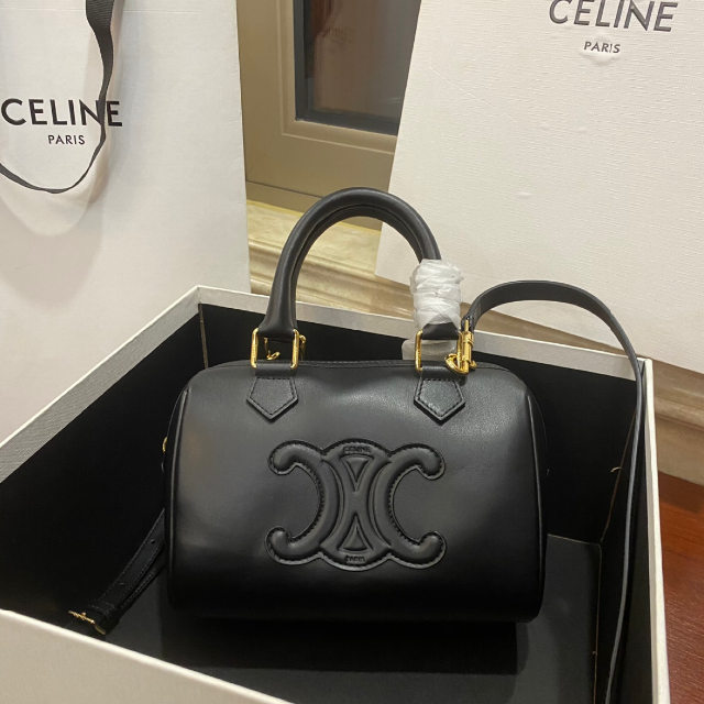 正規店仕入れの celine スムースカーフスキン / トリオンフ キュイル ボストン スモール 新品セリーヌ - ショルダーバッグ