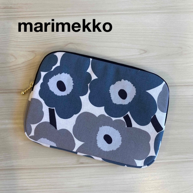 marimekko(マリメッコ)のマリメッコ　marimekko  通帳ケース　通帳ポーチ　母子手帳ケース レディースのファッション小物(ポーチ)の商品写真