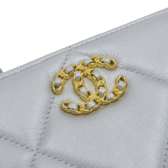 セール! CHANEL シャネル シャネル19ポーチ ポーチ 小物入れ 化粧