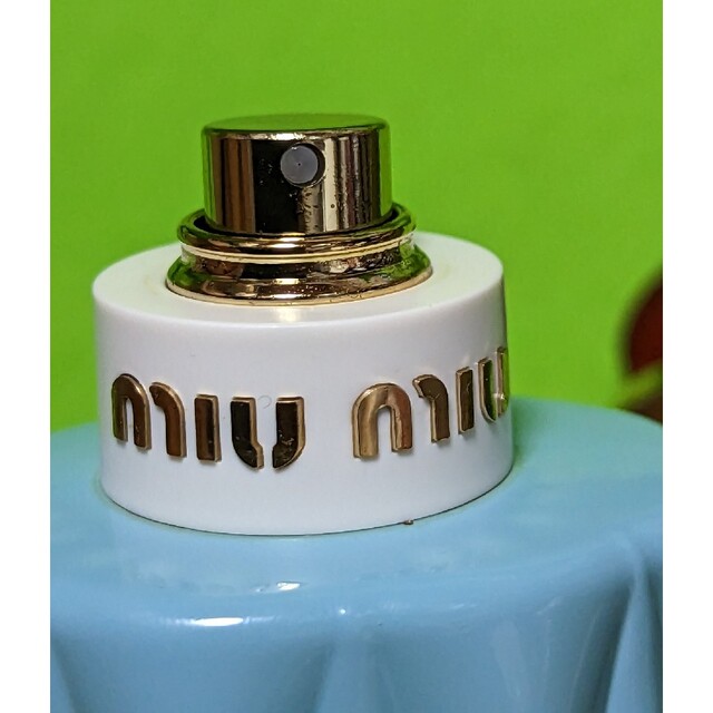 miumiu(ミュウミュウ)のmiu miu オードパルファム100ml コスメ/美容の香水(香水(女性用))の商品写真