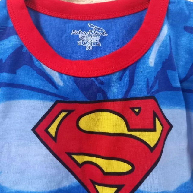 新品未使用　スーパーマン　90　パジャマ キッズ/ベビー/マタニティのキッズ服男の子用(90cm~)(パジャマ)の商品写真