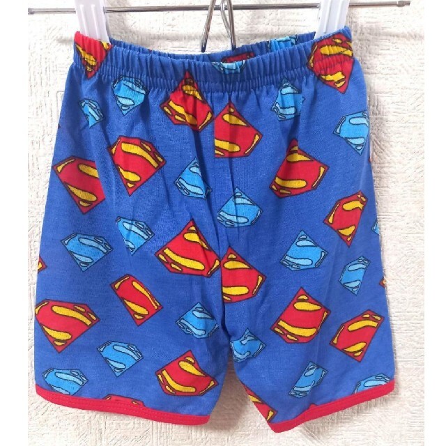 新品未使用　スーパーマン　90　パジャマ キッズ/ベビー/マタニティのキッズ服男の子用(90cm~)(パジャマ)の商品写真