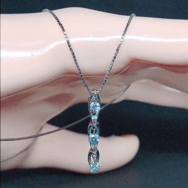 0.30ct ブルーダイヤモンド トリロジーデザイン ネックレス プラチナ