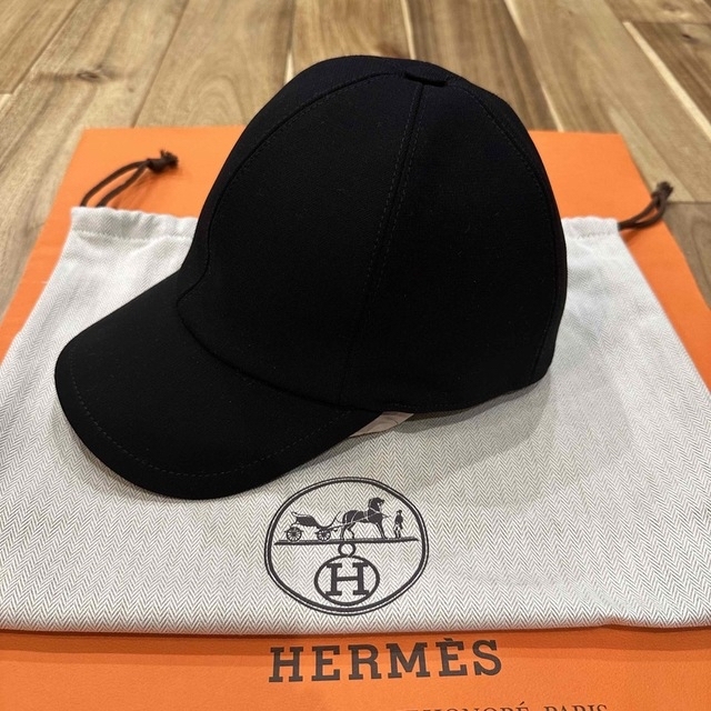 Hermes(エルメス)の新品 HERMES エルメス TESS MILANO キャップ ブラック 58 レディースの帽子(キャップ)の商品写真