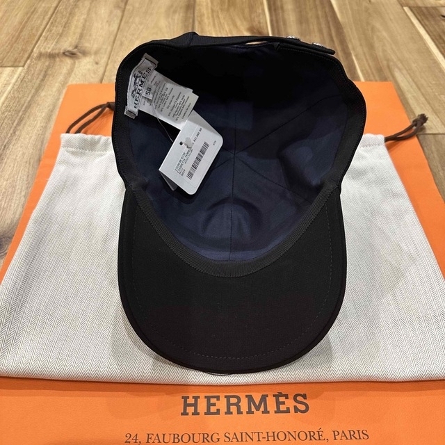 Hermes(エルメス)の新品 HERMES エルメス TESS MILANO キャップ ブラック 58 レディースの帽子(キャップ)の商品写真
