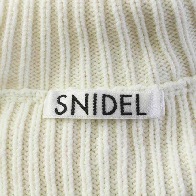 snidel ハイネックニットベスト付きトップス ブラウス シャツ F 白