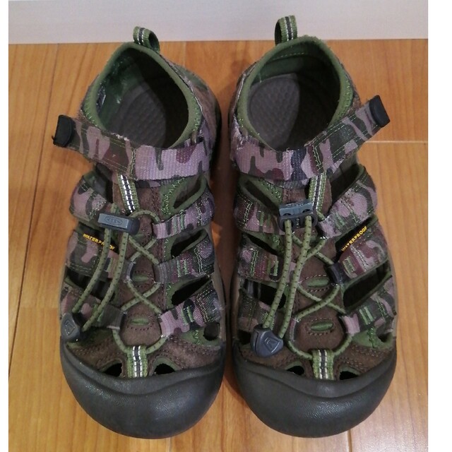 KEEN(キーン)のKEEN サンダル　22.0センチ キッズ/ベビー/マタニティのキッズ靴/シューズ(15cm~)(サンダル)の商品写真